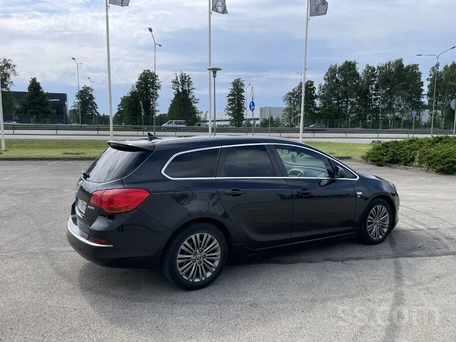 Opel Astra 2014 photo 4