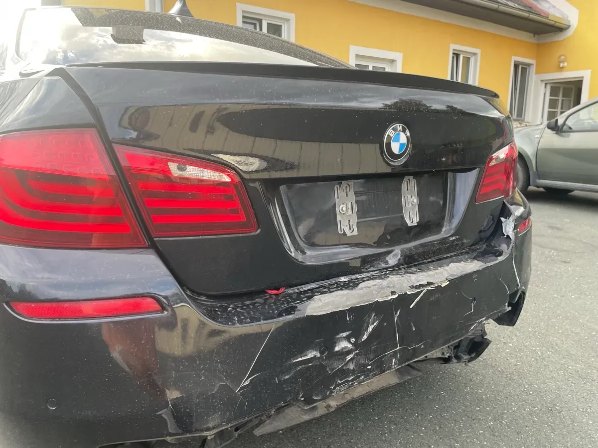 BMW 5Er-Reihe 520 2013 photo 3