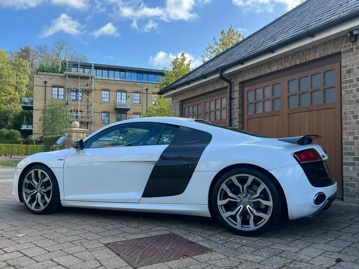 Audi R8