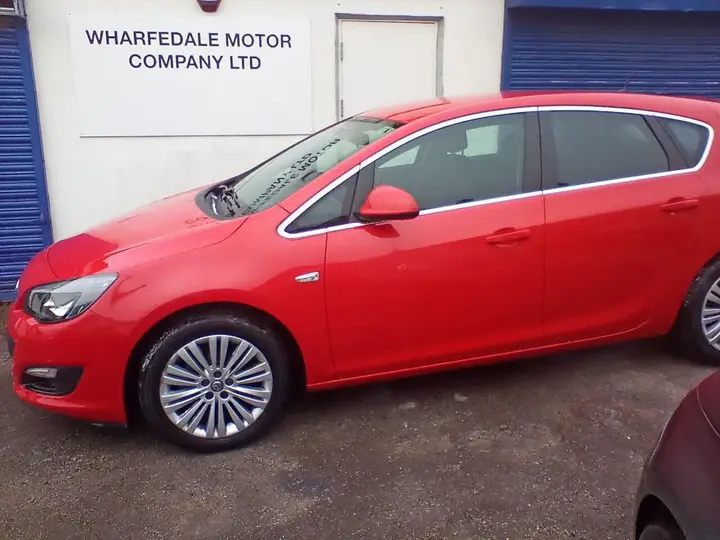 Vauxhall Astra 2015 photo 4