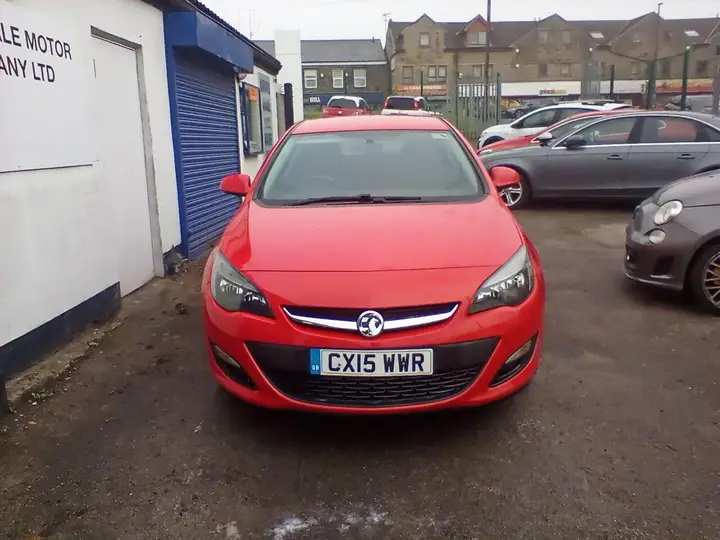 Vauxhall Astra 2015 photo 2