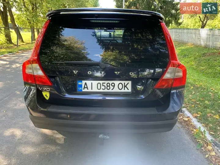 Volvo V70 2010 photo 4