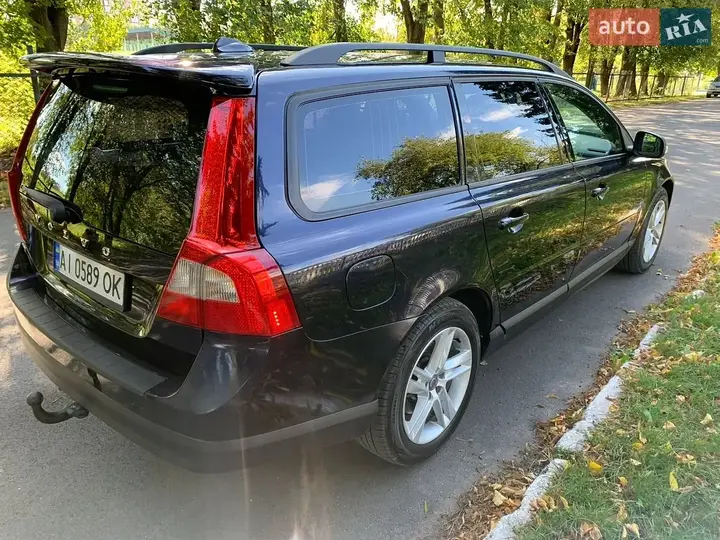 Volvo V70 2010 photo 3