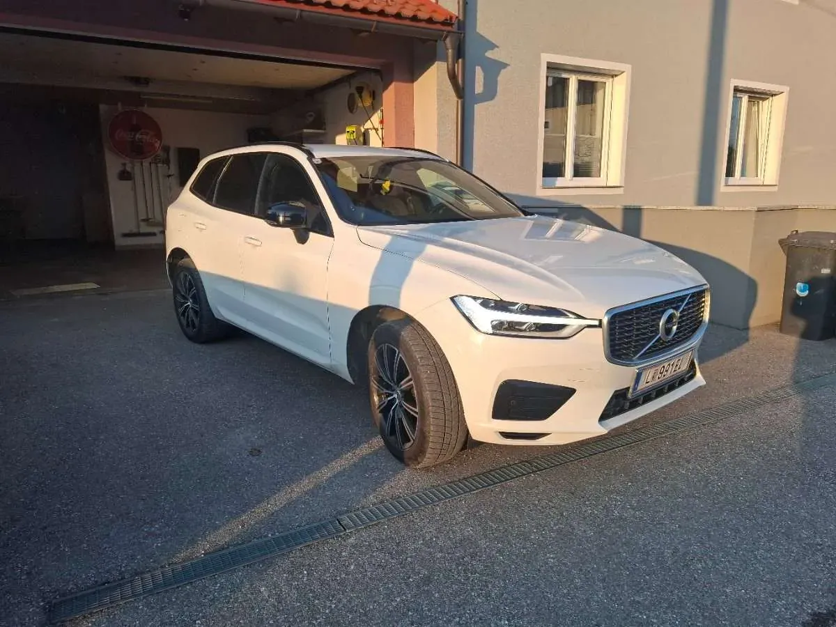 Volvo Xc60 2019 photo 2