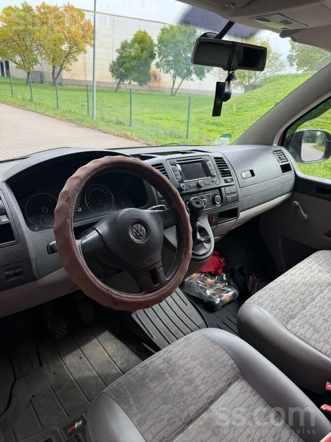 Volkswagen T5 2010 photo 3