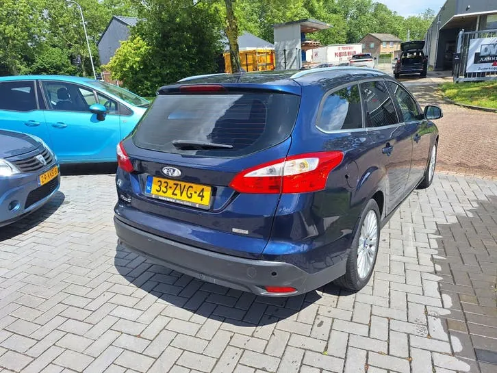 Ford Focus 2013 photo 2