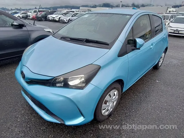 Toyota Vitz 2015 photo 2