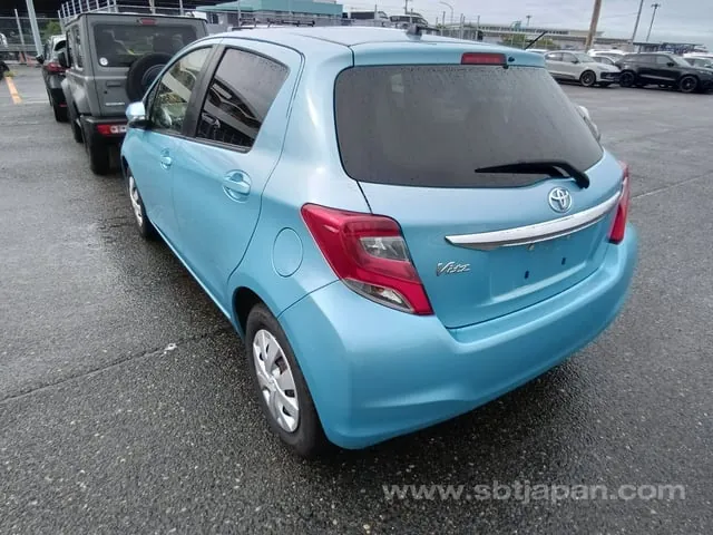 Toyota Vitz 2015 photo 3