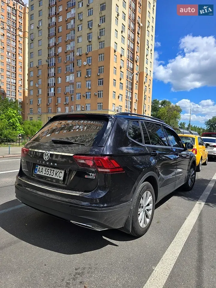 Volkswagen Tiguan 2018 photo 2