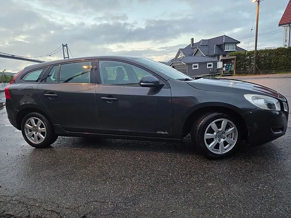 Volvo V60 2011 photo 3