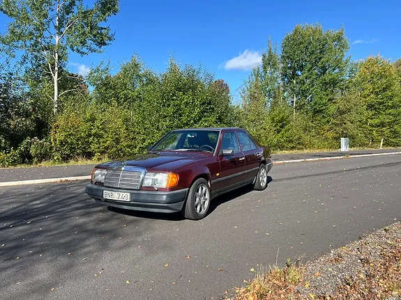 Mercedes-Benz 230 E