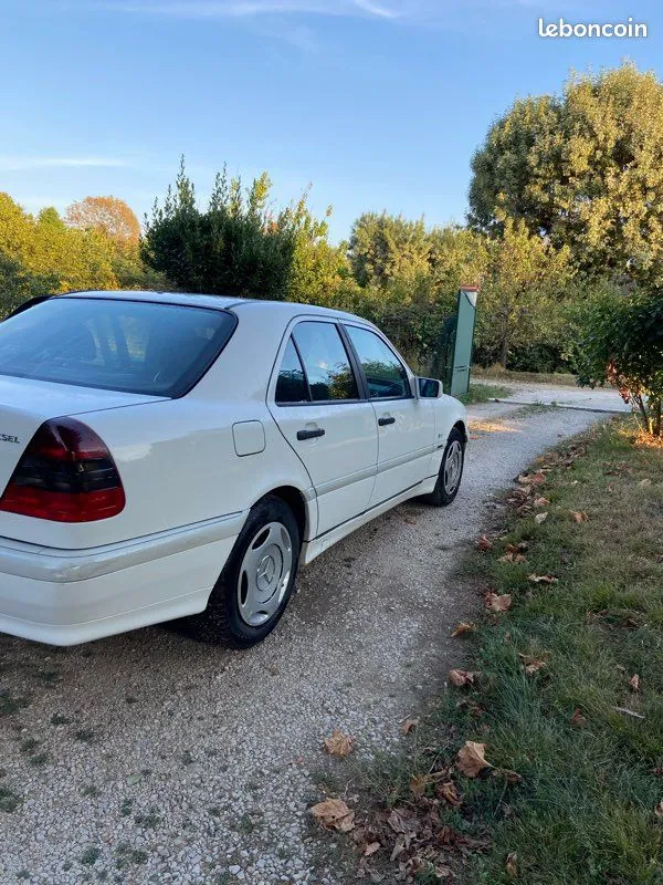 Mercedes-Benz C-Class 1998 photo 2