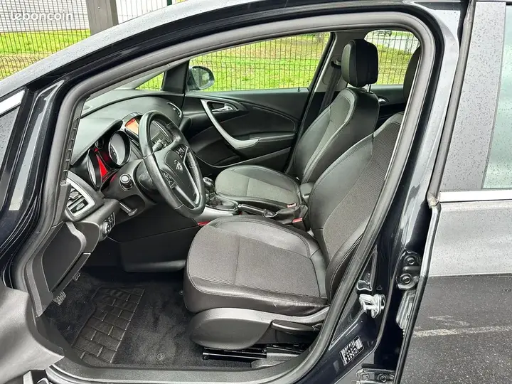 Opel Astra 2014 photo 5