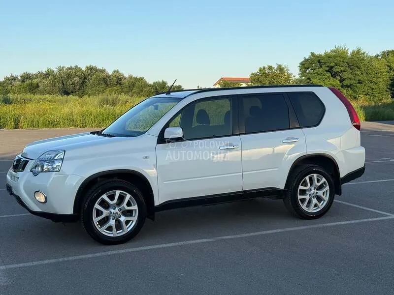 Nissan X-Trail 2014 photo 2