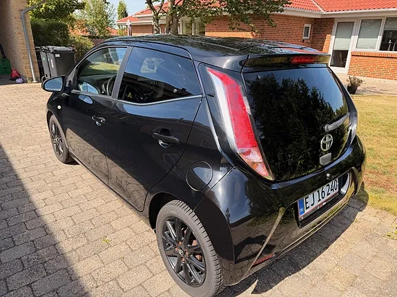Toyota Aygo 2017 photo 2