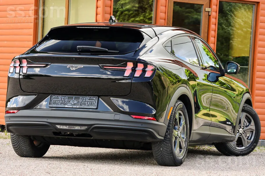 Ford Mustang Mach-E 2021 photo 4