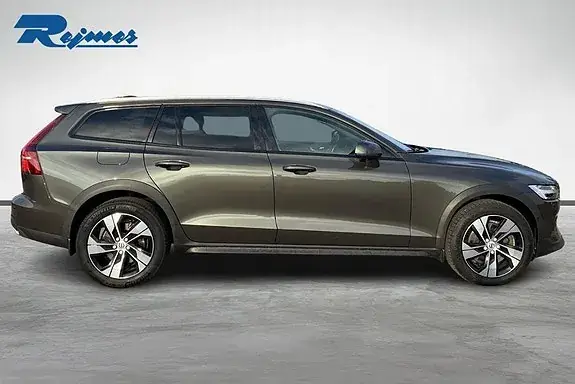 Volvo V60 Cross Country 2022 photo 4