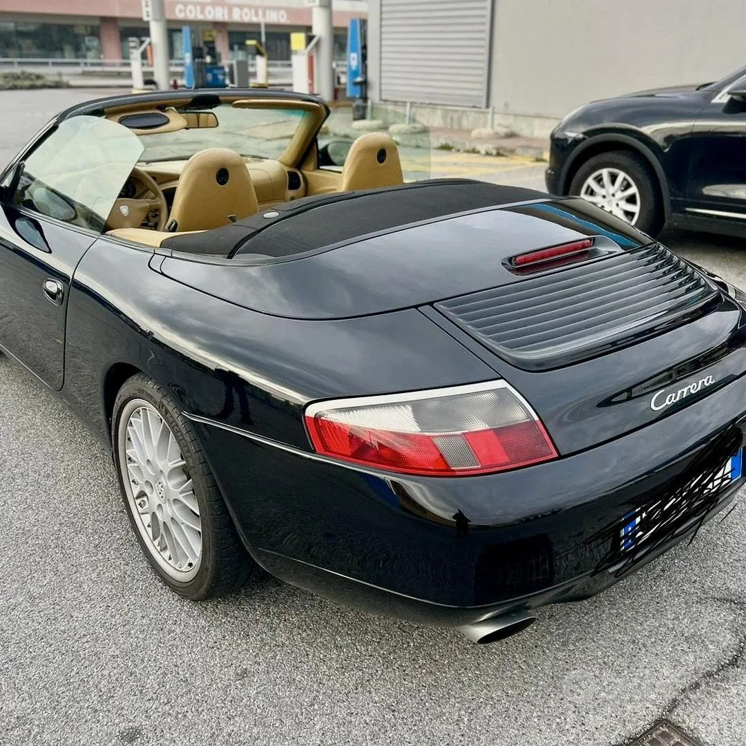 Porsche 911 Carrera