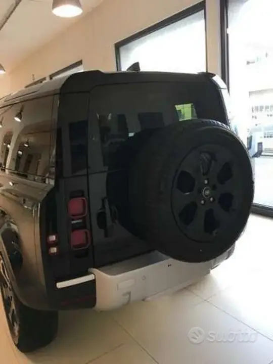 Land Rover Defender 2026 photo 5