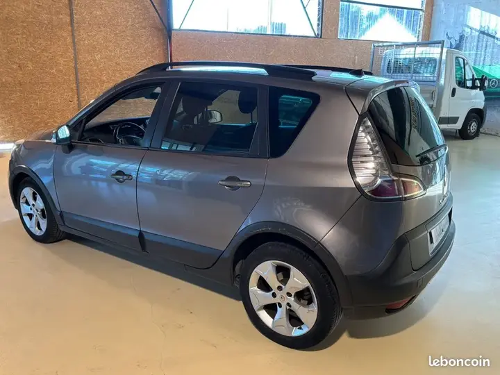Renault Scenic 2013 photo 4