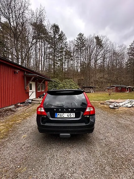 Volvo V70 2012 photo 2