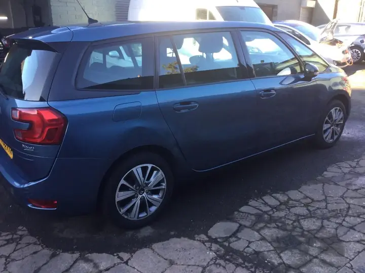 Citroen Grand C4 Picasso 2016 photo 2