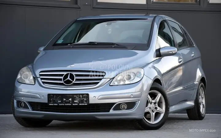 Mercedes-Benz B 180