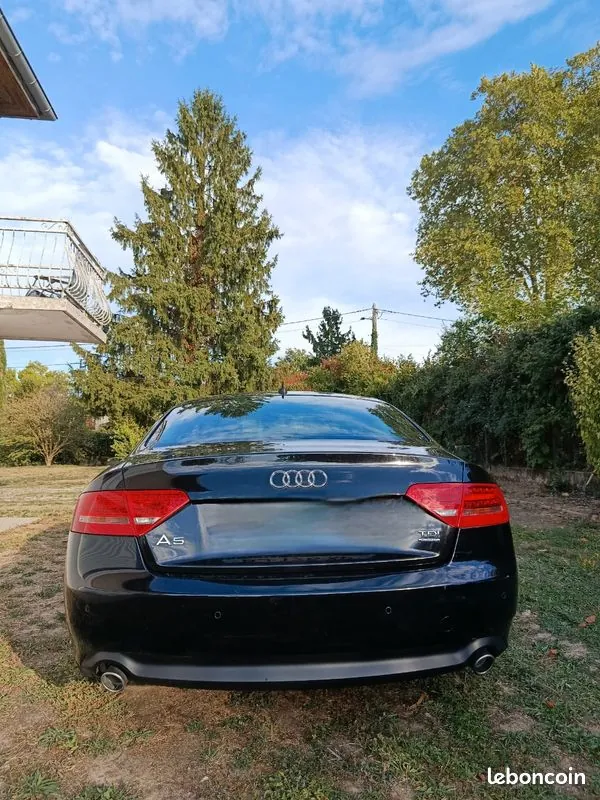 Audi A5 2011 photo 2