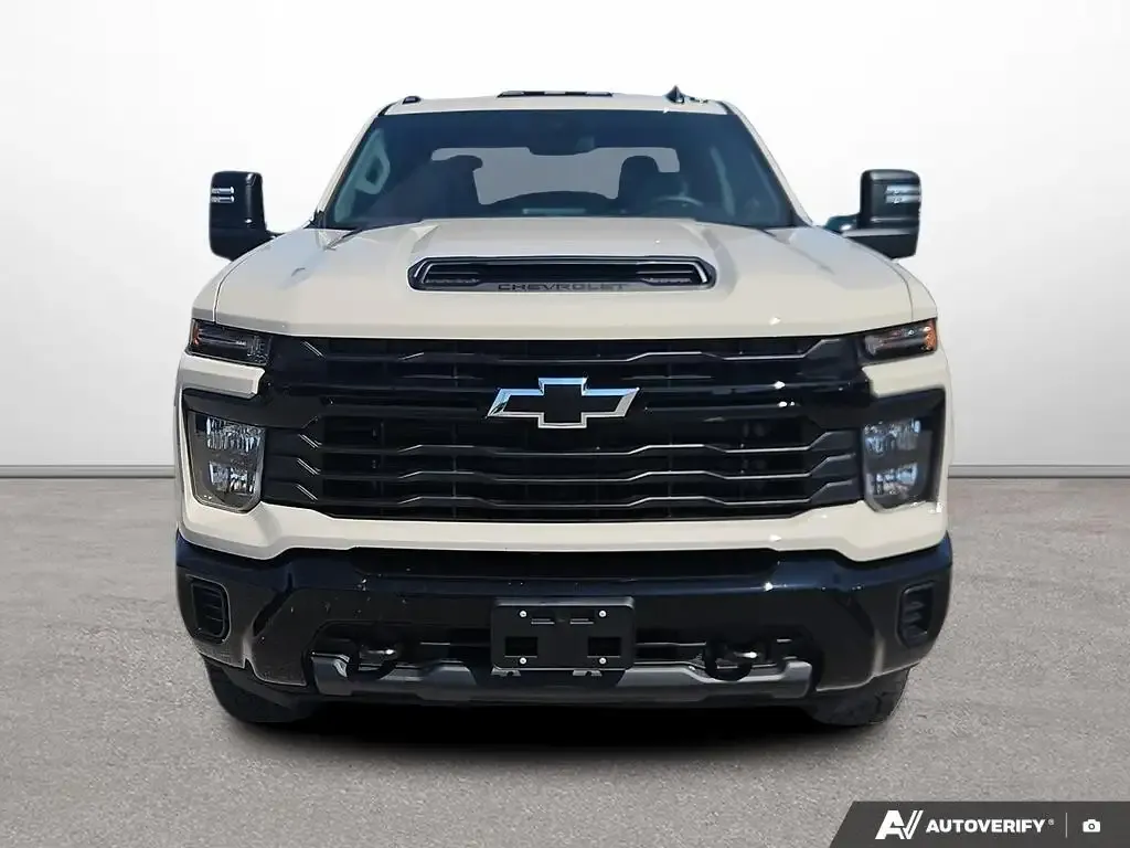 Chevrolet Silverado 2500 2026 photo 2
