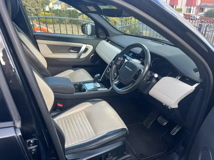 Land Rover Discovery Sport 2020 photo 4