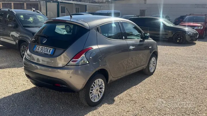 Lancia Ypsilon 2014 photo 4