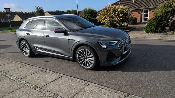 Audi E-Tron 2021 photo 2