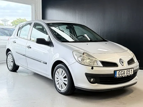 Renault Clio 2006 photo 3