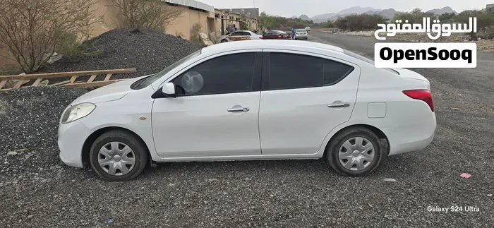 Nissan Sunny 2012 photo 2