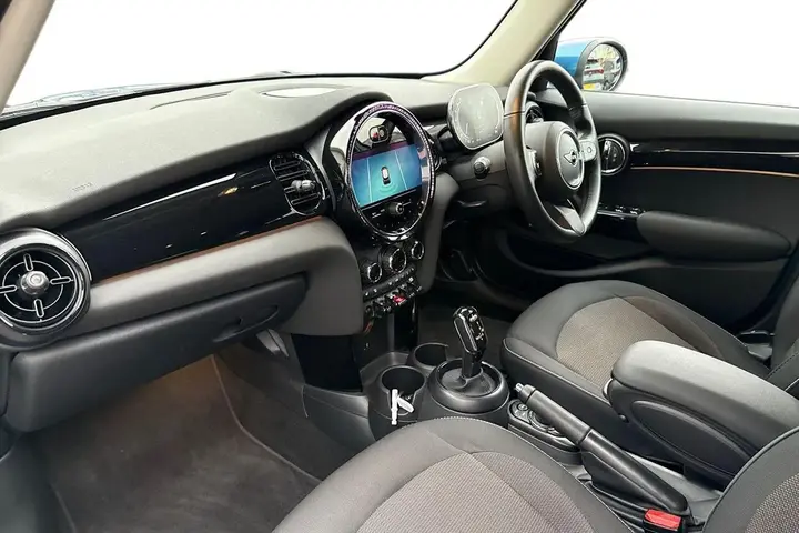 Mini Hatch 2023 photo 2