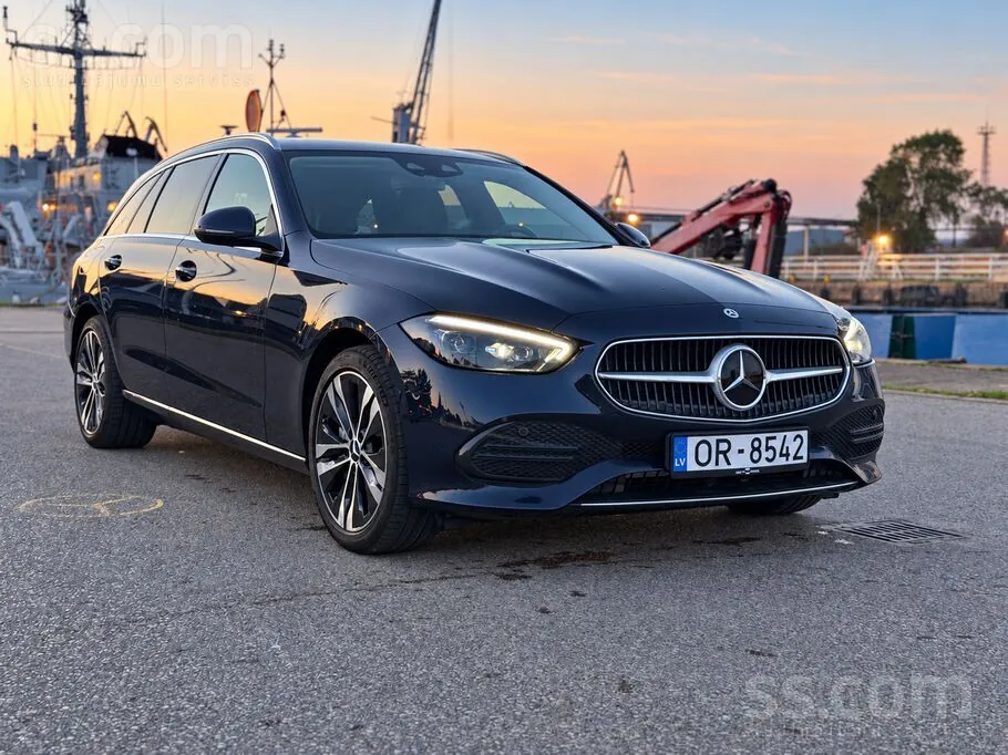 Mercedes-Benz C300 2022 photo 2