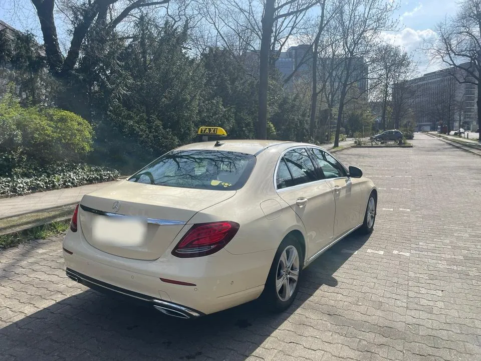 Mercedes-Benz E 200 D