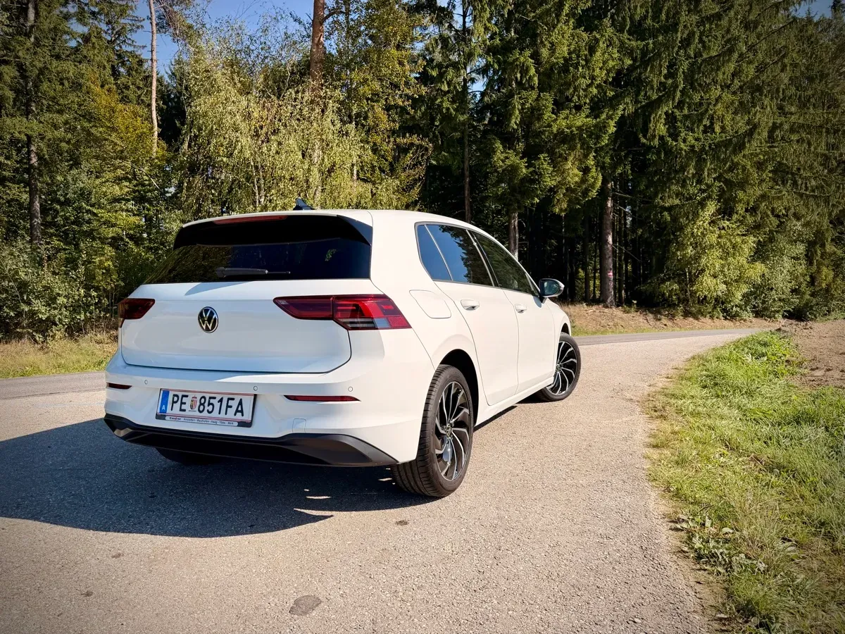 Volkswagen Golf 2024 photo 3