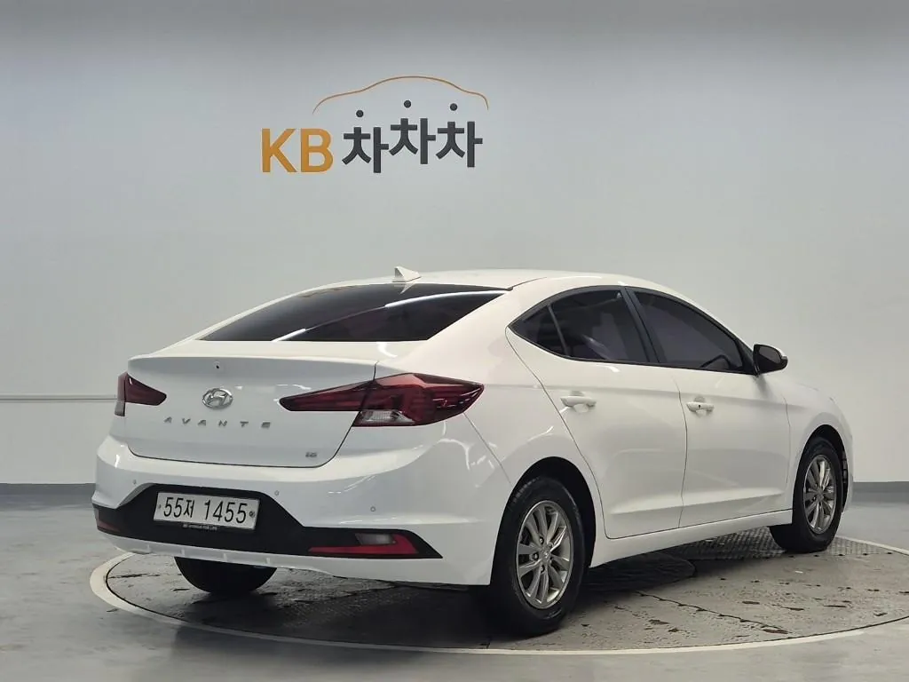 Hyundai Avante 2019 photo 3