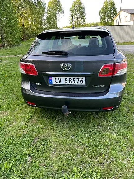 Toyota Avensis 2010 photo 4
