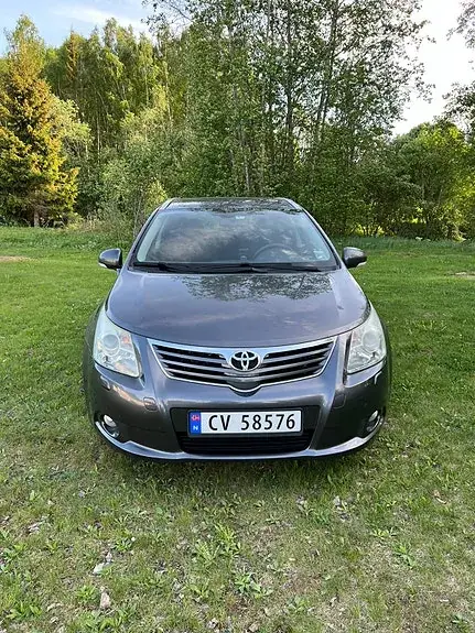 Toyota Avensis 2010 photo 2