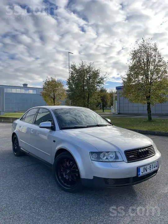 Audi A4 2003 photo 2