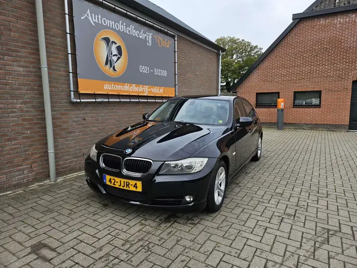 BMW 318I