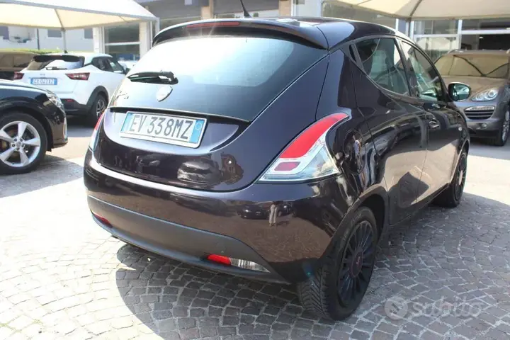 Lancia Ypsilon 2014 photo 2