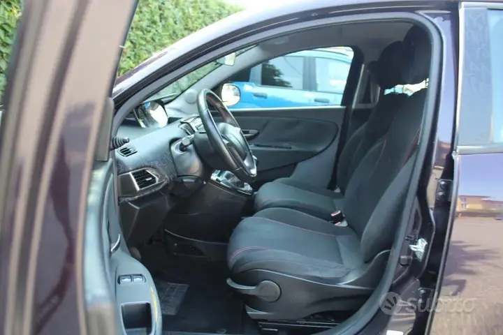 Lancia Ypsilon 2014 photo 4