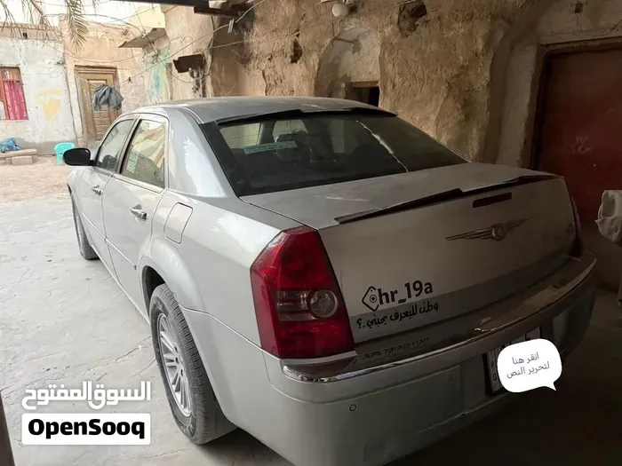 Chrysler 300 2010 photo 2