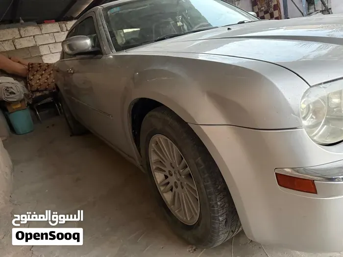 Chrysler 300 2010 photo 3