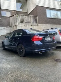 BMW 320I 2010 photo 3