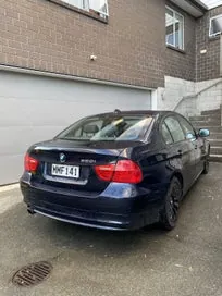 BMW 320I 2010 photo 4