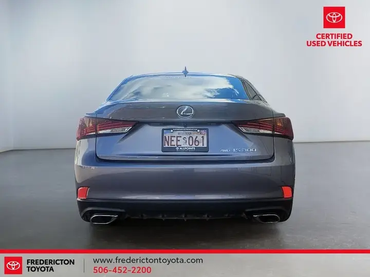 Lexus Is 300 2019 photo 5